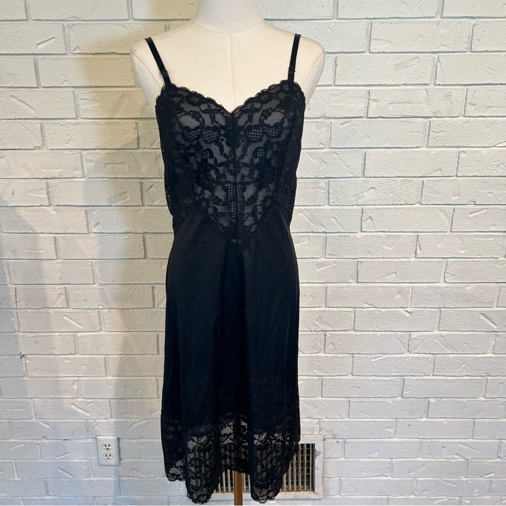 Vintage Vanity Fair Black Lace Slip Dress Womens 34”